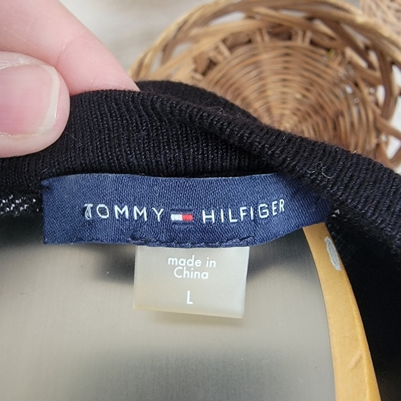 Tommy Hilfiger Floral Black and Cream Sweater Dress Sz L - Picture 2 of 5